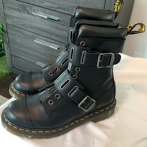 Black Dr. Martens QUYNN boots Size 8